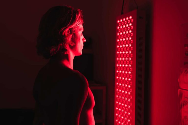 How to Use Photobiomodulation (Red Light Therapy) at Home